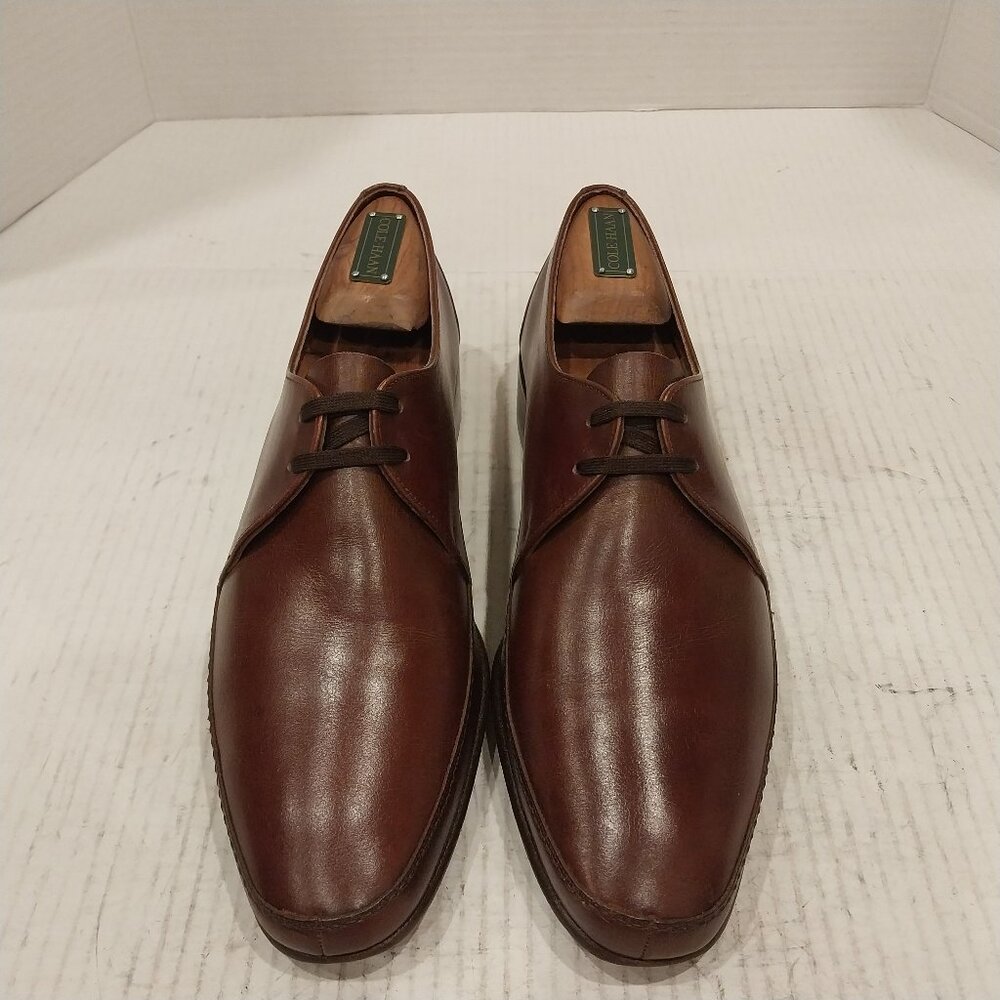 BALLY men's size 8.5 M brown Derby.